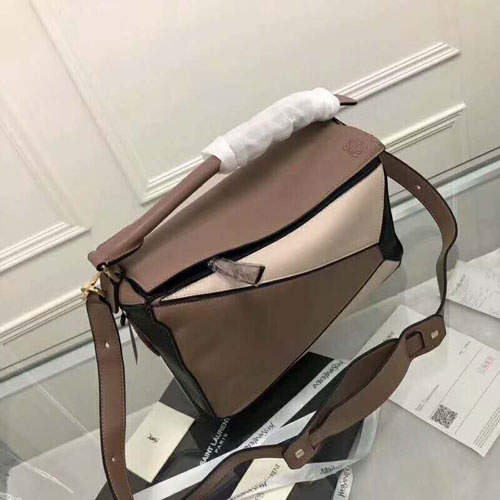 Loewe羅意威時裝周火遍中國際的熱消款8812