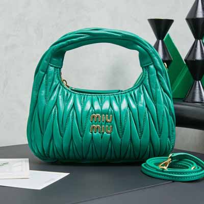 Miu Miu Wander 手袋5BC125,時(shí)尚圈寵兒