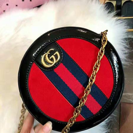 Gucci官網同步即將上市的圓餅鏈條包