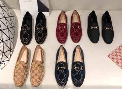 時尚圈人腳一雙國際大品牌Gucci馬蹄扣單鞋