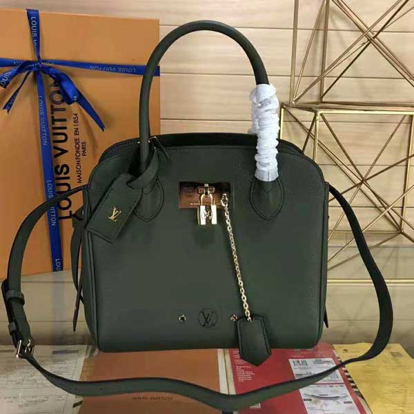 lv淑女風MILLA小牛皮小號手袋M51684