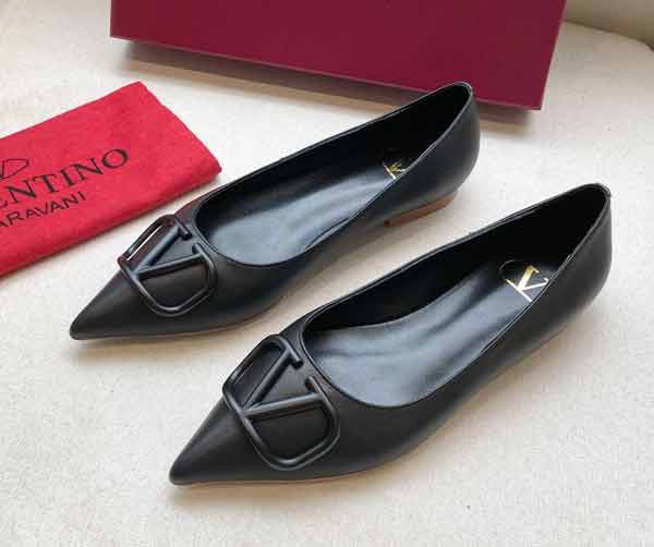 Valentino華倫天奴大v扣單鞋
