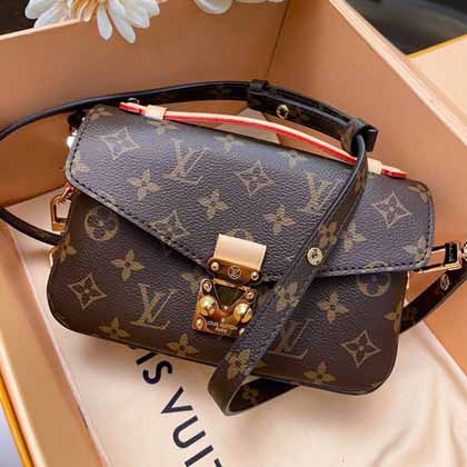 LV Monogram帆布配S-lock鎖扣小