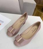 2020年Salvatore Ferragamo官網新款蝴蝶扣女鞋