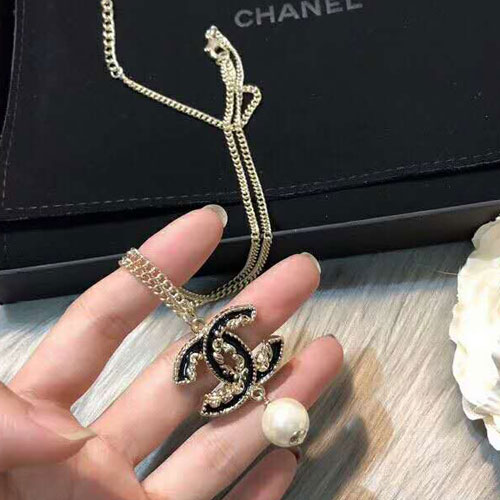 Chanel 2018秋冬小香 黑色烤漆長(zhǎng)鏈 毛衣鏈