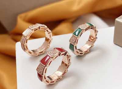 寶格麗Serpenti Viper系列18K玫瑰金薄款戒指，Serpent