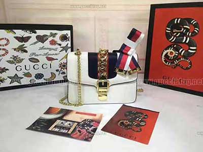 gucci431666法國(guó) 在看似從散落各處的碎片信手拈來(lái)的藝術(shù)組合