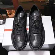 普拉達(dá) PRAD 新款男士休閑鞋 鞋面采用進(jìn)口小牛皮 透氣網(wǎng)布拼接 頭層真皮里 時(shí)尚氣息 專柜原版大底 配上獨(dú)特工藝。彰顯了新一年度的風(fēng)格。別再猶豫 別再徘徊 您也趕緊入手吧。碼數(shù)38-44