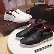  GUCCI古奇 中碼以下建議拿小一碼 男碼38/4445可以訂做 等級：高品質 材料：頭層牛皮 綿羊皮內里 原版橡膠大底 款式類別：休閑鞋 百搭舒適 顏色：白 黑