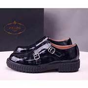  獨家純手工定制高等貨 PRADA 普拉達歐洲專柜私人訂制款 真正 高等品質 鞋面采用原廠進口高等漆皮 頭層牛皮全包內里 進口抗壓頭層羊皮鞋墊 專柜特供個性新潮新型TPR立體鞋底 鞋底具有抗磨抗折防滑