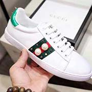 官網 情侶款 高等版本。古奇珍珠鉚釘經典高等版。此款為小白鞋經典款。全套包裝請各位老板看清楚我家鞋子的走線。肯定高等『 Gucci 』古奇 Ace Sneakers小白鞋 再次顛覆了傳統小白鞋的設計