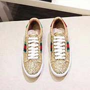  新款。全套包裝 情侶款高等版本 歡迎對比 Gucci古奇 新小白鞋系列休閑便鞋！官網1：1打造。鞋面采用古奇專用特殊材質。內里采用優質水紋羊里柔軟舒適。挑剔的選料精致的做工給您好的享受。碼數：3