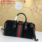 gucci古奇GUCCI新款 沉浸在復古情懷之中 Ophidia家族迎來手提包 方正的造型讓人聯(lián)想到復古的設計GG Supreme高等人造帆布材質 點綴紅綠織帶等富特色的經典元素 體現(xiàn)出對馬術本源的