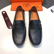 2018愛瑪士 高品質男鞋 專業代工生產 原版開模 好質量看得見 市面好品豆豆鞋 材質:進口高等頭層牛皮+優質防水防滑耐磨大底. 特點:時尚潮流 舒適百搭 真正的純手工制作 打造適合你的精良鞋履