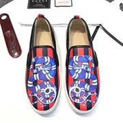  Gucci 2018春季官方時裝走秀款 沉穩的色調襯映男士的內斂雅致格調 采用原版PVC涂層印花面料 做工精細 原版橡膠鞋底材質 防滑耐磨并具有良好的耐曲折性 頭層羊皮內里 38-44