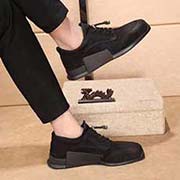 可上淘寶推廣～獨特現代風運動鞋。專柜代買 休閑鞋 男士2018專柜同步發售 意大利進口原版精選頭層柔軟牛皮 特殊材質。 羊皮內里 拒絕脫色磨腳鞋底：原廠特供原版底 超酷 法國懶人風格設計 腳松緊帶套腳