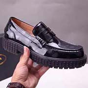  獨家純手工定制高等貨 PRADA 普拉達歐洲專柜私人訂制款 真正 高等品質 鞋面采用原廠進口高等漆皮 頭層牛皮全包內里 進口抗壓頭層羊皮鞋墊 專柜特供個性新潮新型TPR立體鞋底 鞋底具有抗磨抗折防滑