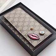 GUCCI古奇 不管是用料 做工 logo 鋼印 編碼 走線 每一個細節都將古奇的精彩內涵表現得淋漓盡致 質量保證 售后無擔憂 原廠材料！實物拍攝 質量如圖可見 型號：431394尺寸：19*6*3