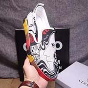  范思哲新款駕到新款 Versace 男士時(shí)尚套腳休閑鞋 開模 采用意大利進(jìn)口印花布配皮 奢華羊皮內(nèi)里 品質(zhì) 做工精細(xì) 橡膠耐磨防滑大底 穿著舒適高等大氣 百搭款式 值得擁有 38-44 大量現(xiàn)貨 雙