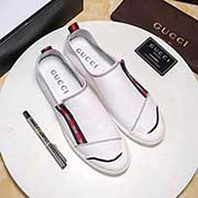  GUCCI古奇 中碼以下建議拿小一碼 男碼38/4445可以訂做 等級：高品質 材料：頭層牛皮 單層皮。原版橡膠大底 款式類別：休閑鞋百搭舒適 顏色：白 黑