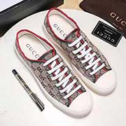  GUCCI古奇 中碼以下建議拿小一碼 男碼38/4445可以訂做 等級：高品質 材料：古奇專用布 羊皮內里。原版橡膠大底 款式類別：休閑鞋百搭舒適 顏色：單色