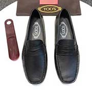 牛里[ TOD’S 托德斯。原版一比一開模 .頭層牛皮內(nèi)里..專柜同步經(jīng)典款。經(jīng)典潮流款式 永不過(guò)時(shí) 內(nèi)里意大利進(jìn)口牛里 耐磨橡膠大底 專業(yè)純手工制作 柔軟舒適吸汗 清新簡(jiǎn)易風(fēng)格 高等大氣 專柜色彩