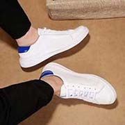 p羊里LV路易威登 ～秋冬新款 專柜新款男士休閑鞋系列！ 全球限量款 鞋面采用純意大利進口原版膠料 和高等做工 ！ 內里 純進口羊牛內里和 適 懶人戶外駕行 法國 懶人套腳風 系帶板鞋舒適透氣 奢華尊