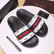 GUCCI古奇 標準碼：男碼38/45 等級：高品質 材料：鞋面印花 五金裝飾 。原版橡膠大底 款式類別：涼鞋 夏季畢備 顏色：白色 米色 咖色