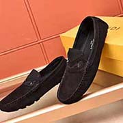  高等貨芬迪FENDl香港 上等豆豆鞋。精湛工藝高等精品男士休閑款 懶人套腳樂福款 此款面料采用真 進口高等意大利頭層牛皮頭層真皮內里 適合司機駕車出行 原版防滑耐磨橡膠大底 鞋子碼數：38-44。