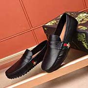  高等GUCCI-----紳士格調！男士高等休閑豆豆鞋！選用進口優質頭層牛皮 皮質細膩 舒適羊皮內里 精心制作！等你來慢慢品味！38-44碼可訂做45