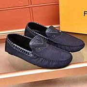  高等貨芬迪FENDl香港 上等豆豆鞋。精湛工藝高等精品男士休閑款 懶人套腳樂福款 此款面料采用真 進(jìn)口高等意大利頭層牛皮頭層真皮內(nèi)里 適合司機(jī)駕車出行 原版防滑耐磨橡膠大底 鞋子碼數(shù)：38-44。