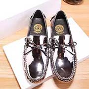  范思哲 2018春夏季新款新款 范思哲又一次驚世之作騰空出世 驚艷全場 不一樣的品質 不一樣的高貴。西班牙進口牛漆皮 頭層豬皮內里 氣宇不凡 風度翩翩的氣質油然而生 在號稱國際浪漫之都的法國巴黎香榭