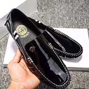  范思哲 新款新款 范思哲是意大利的名品之一 由范思哲家族的SilviaVenturiniFENDI設(shè)計(jì)。1925年范思哲正式創(chuàng)立于羅馬 憑著優(yōu)質(zhì)產(chǎn)品及精湛工藝 受到當(dāng)時(shí)羅馬名門(mén)貴族及社會(huì)新貴的