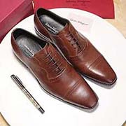  Ferragamo菲拉格慕 中碼以下建議拿小一碼：男碼38/4445可以定做 等級： 代買 材料：頭層牛皮 不染色牛皮內里 原版橡膠大底 款式類別：皮鞋鞋系列 隨意出入各種場合 百搭舒適 顏色：黑色