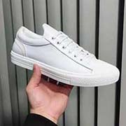 Gucci古奇 男士新小白鞋系列休閑便鞋！官網(wǎng)1：1打造。鞋面采用進(jìn)口優(yōu)質(zhì)牛皮 內(nèi)里采用優(yōu)質(zhì)水紋羊里柔軟舒適。挑剔的選料精致的做工給您好的享受。顏色：經(jīng)典黑色。碼數(shù)：38-44碼。