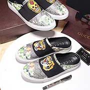  GUCCI古奇 中碼以下建議拿小一碼 男碼38/4445可以訂做 等級：高品質 材料：鞋面 印花 綿羊皮內里 原版橡膠大底 款式類別：半拖系列 百搭舒適 顏色： 色可選