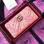 GUCCI古奇 不管是用料 做工 logo 鋼印 編碼 走線 每一個細(xì)節(jié)都將古奇的精彩內(nèi)涵表現(xiàn)得淋漓盡致 質(zhì)量保證 售后無擔(dān)憂 原廠材料！實(shí)物拍攝 質(zhì)量如圖可見 型號：448087尺寸：19.5*10