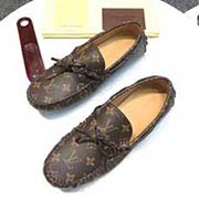 水染牛里L(fēng)v官網(wǎng)新款休閑男鞋搶先上市 材料做工完勝市場所有版本 高品質(zhì)出貨 獨(dú)家高品質(zhì) 實物拍攝 進(jìn)口專用材料凸顯獨(dú)特魅力 原版大底1:1高等定制 38—45碼大量現(xiàn)貨放心推廣