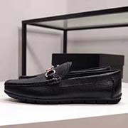  GUCCI 古奇專柜同款高品質休閑豆豆鞋 鞋面采用進口意大利小牛皮 內里采用高等進口環保豬皮 和舒適超軟耐磨橡膠大底 代工級別工藝 真正的 品質 非市場一般品質 碼數 38-43