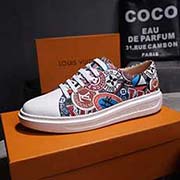  全牛皮面-非膠料路易威LOUS VUITT 官網(wǎng)1:1同步新款運(yùn)動鞋上市 鞋面采用L V 優(yōu)質(zhì)牛皮加印花工藝 羊皮墊 挺闊流暢大方的楦型設(shè)計(jì) 以精湛縫線勾勒休閑鞋履的雅致情懷 描寫男人自信的輪廓 相