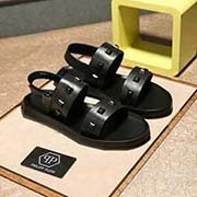 。重金打造 你懂的PP進口頭層牛皮 高等1:1開模定制 原版升級版大底 更輕便 防滑。市場高等品質 眾多明星親身演繹 時尚主打潮流 百搭 簡單不失品味 潮人畢備 散發時尚休閑氣息 時尚就在腳下 自信滿