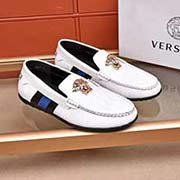 Versaec范思哲專柜原版豆豆鞋 鞋面采用進口小牛皮壓紋 時尚潮流 水染羊皮內(nèi)里 原版金屬扣件 原版橡膠防滑耐磨大底！上腳超贊 ！百搭系列！實物比圖片好看黑色 白色。碼數(shù)38-44