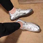 品質 新款上市 先看質量 再看價格PRADA普拉達休閑鞋 男鞋 板鞋今年新款 原版復刻 鞋面采用優質牛皮面 綿羊皮內里 適合運動 駕車出行 以質量說話！38-44