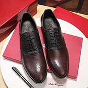  Ferragamo菲拉格慕 中碼以下建議拿小一碼：男碼38/4445可以定做 等級： 代買 材料：頭層牛皮 不染色牛皮內里 原版橡膠大底 款式類別：皮鞋鞋系列 隨意出入各種場合 百搭舒適 顏色：黑色