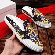 2018新款半拖上架范思哲 新潮流款 原版復(fù)刻！正規(guī)鞋廠出品 做工跟原版較量 @范思哲融合了萬種風(fēng)情圖案設(shè)計(jì) 進(jìn)口防水絨布料 環(huán)保水染不掉色真皮內(nèi)里。各位小主看看大底和做工 適合各種出行 以質(zhì)量說話