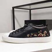  GUCCI 古奇專柜同款高品質休閑鞋 鞋面采用進口意大利小牛皮電腦刺繡 內里采用高等進口環(huán)保豬皮 和舒適超軟耐磨小蜜蜂橡膠大底 代工級別工藝 真正的 品質 非市場一般品質 碼數 38-43碼