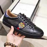 。官網(wǎng)。情侶款 全套包裝 黑色虎頭高等版 此款為小白鞋黑色高等版。請(qǐng)各位老板看清楚我家鞋子的走線。肯定高等『 Gucci 』古奇 Ace Sneakers小白鞋 再次顛覆了傳統(tǒng)小白鞋的設(shè)計(jì) N多明星有