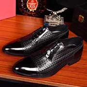 我是菲拉格慕CEO系帶鞋配有 全套包裝 我是用圣克魯迪珠光頭層牛皮壓制編織紋和南美 植大底做的 時尚經典 是黑色 38-44