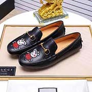 GUCCI古奇 一 香港專柜同步～ 男士夏季豆豆鞋 標志經典五金配飾 拒絕掉色鞋型飽滿立體 精良詮釋形象理念 英倫風簡約百搭 夏季必入單品 鞋面采用意大利進口頭層牛皮 進口頭層豬皮內里 碼數38-44