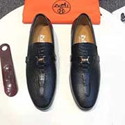  愛瑪仕男士皮鞋官網(wǎng)原版1:1開模 品質(zhì) 鞋面采用進口意大利小牛印花皮面皮 透氣牛里 做工精細 高等大氣。有時尚典范造型。橡膠耐磨防滑大底。碼數(shù)：38-44